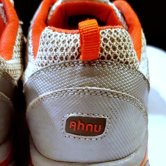 AHNU BY TEVA HIKING SHOES. MENS Sz:9 LIKE NEW! - Picture 9 of 10